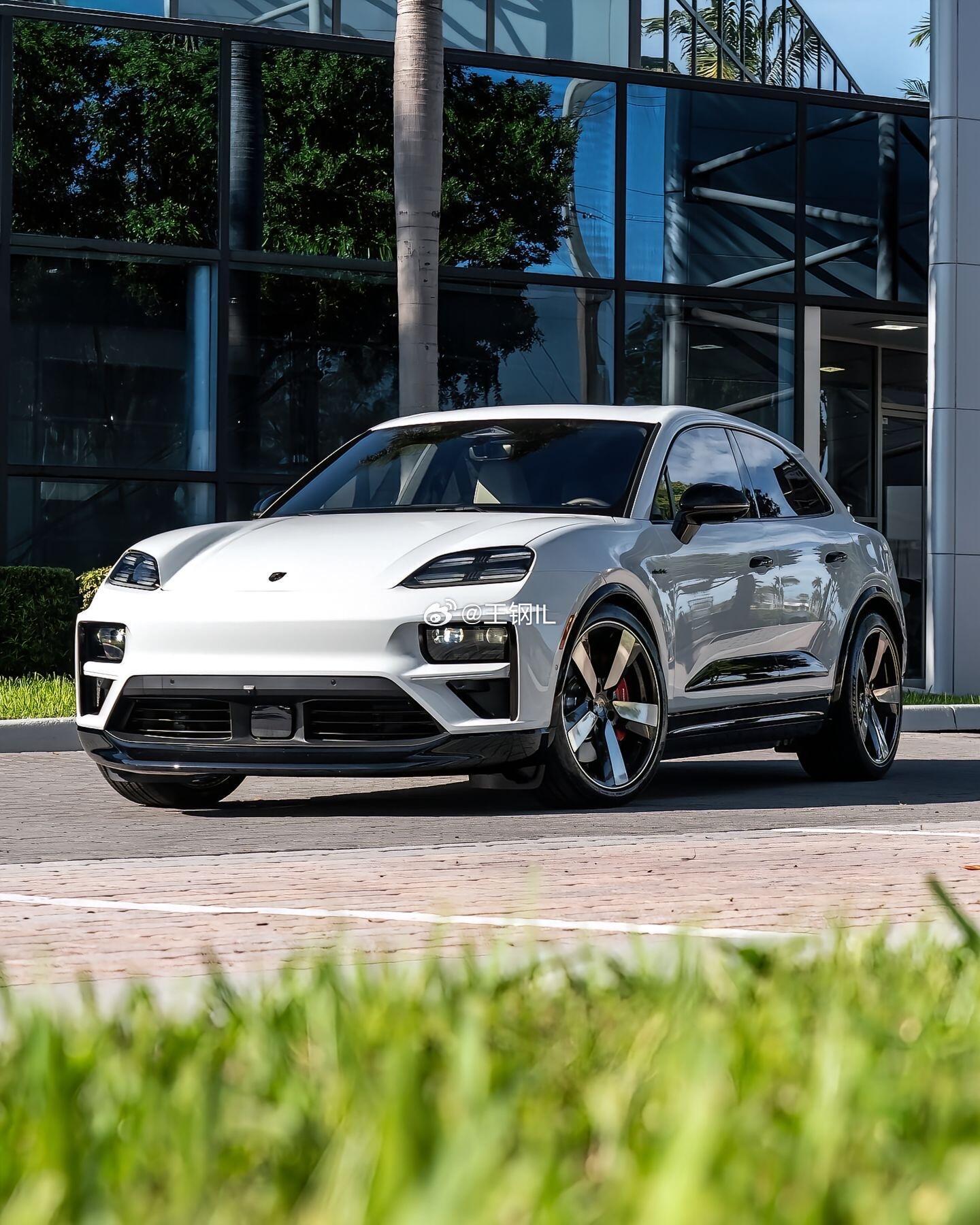 电动Macan Turbo｜帅到骨子里的性能猛兽谁懂啊！保时捷电动Macan T