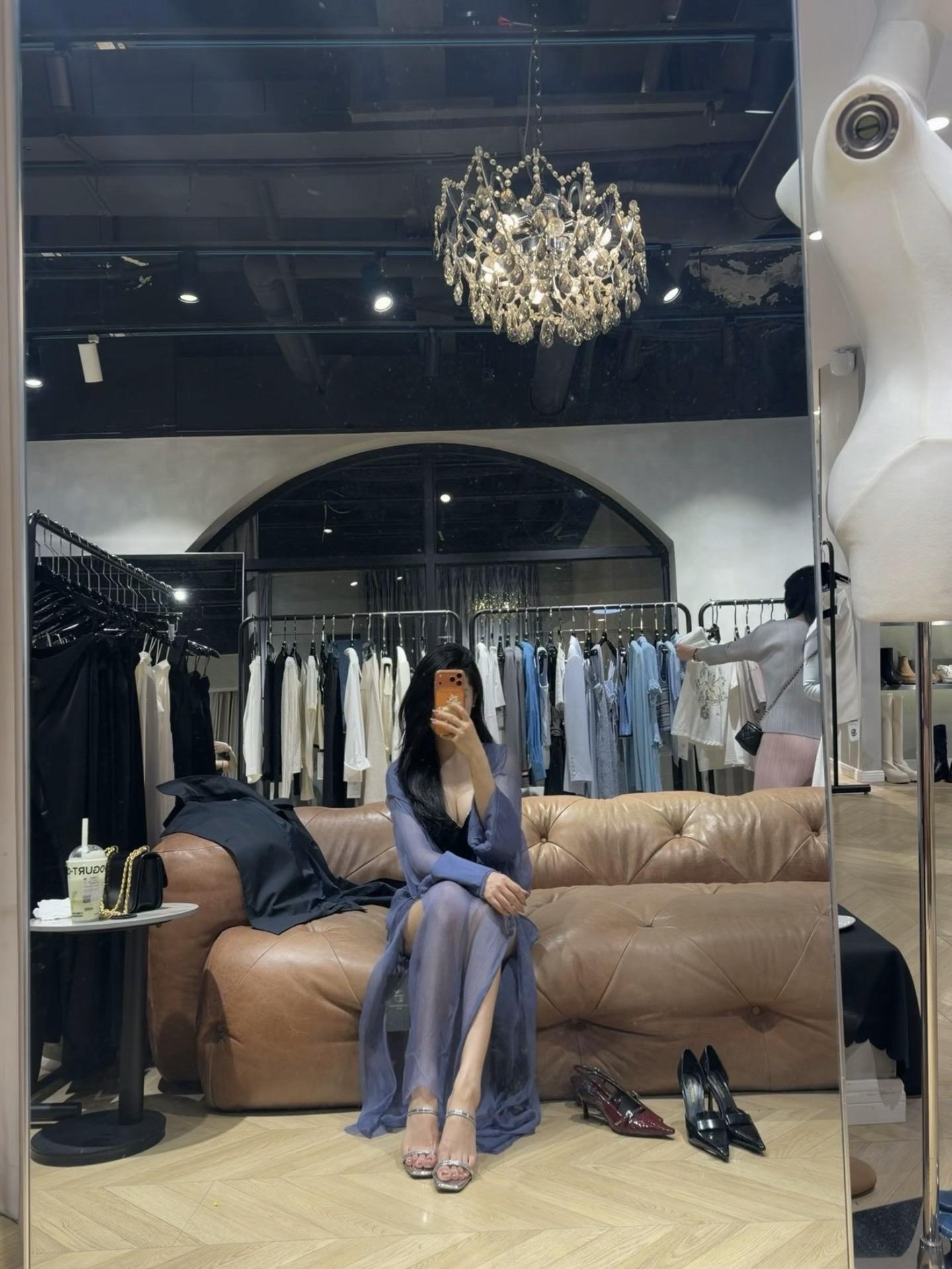 比巴掌先来的是姐姐的香气