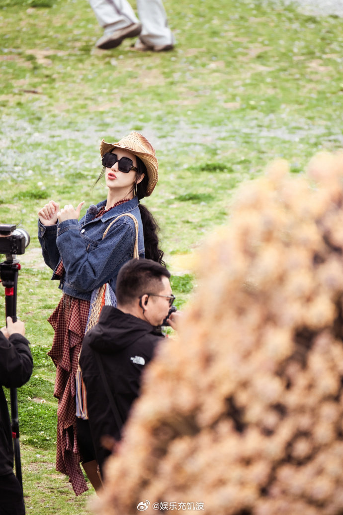 退役站姐给内娱老辈子出神图金白开相机里的姐姐们，不装不端，自然又好看，太圈粉金白