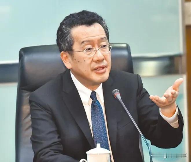 新上任台军头子顾立雄，面对解放军军演手足无措 ！

据台媒报道，对于大陆解放军突