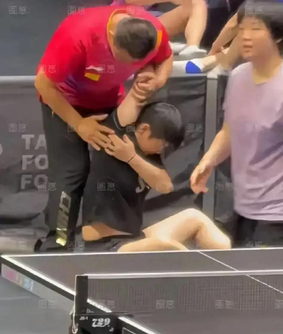 【引言】国乒女团丢冠，孙颖莎受伤退赛，真相究竟如何？业内揭秘内情！

1. 惊人
