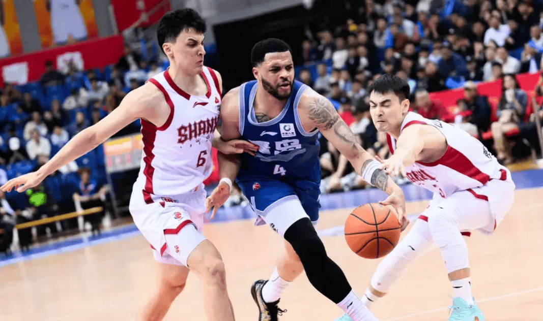 韦瑟斯庞全场13投仅2中，三分5中0、罚球8中8得到12分6篮板