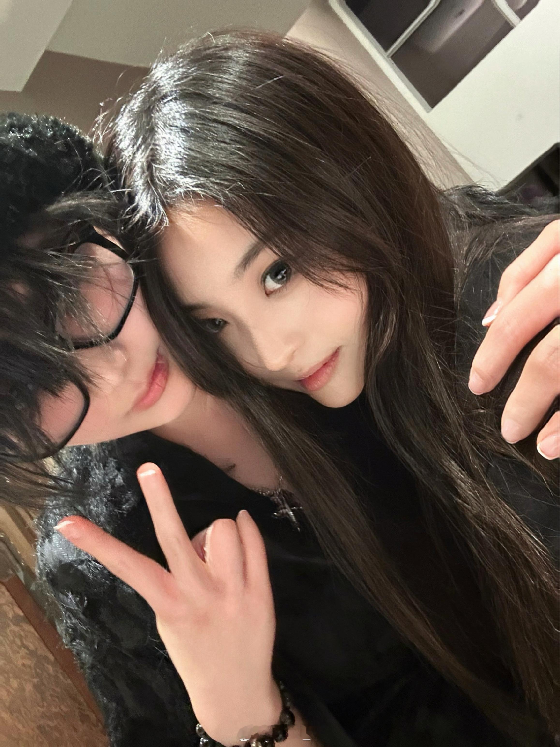 和我的女生朋友男装合照…真的超像情侣。以及朋友的生日派对猎奇穿搭《战狼版》 