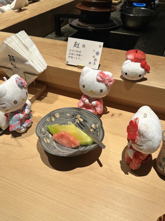 kitty排排坐