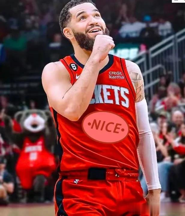  
北京时间7月19日NBA火箭队新援球星范弗里特接受随队记者采访公开表示:“能