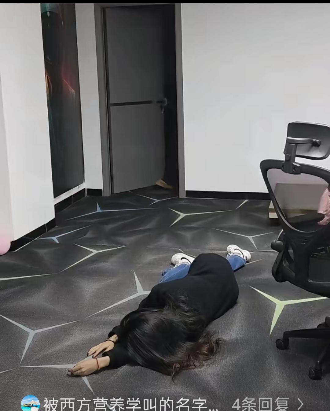 奉劝大家一句，这事儿开不了玩笑，每天中午和晚上千万不要为了减肥就不吃碳水，我们公