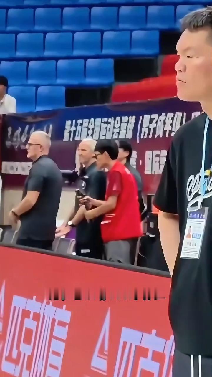 朱芳雨未来的就业方向。
·一、成立自己的IP，当美食探店博主。其实这个赛道是朱总