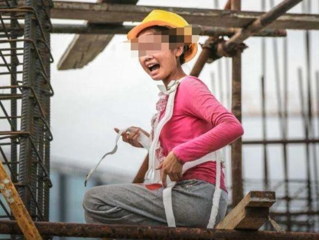 北京，丧偶儿媳照顾婆婆10年，还要供16岁的女儿读书，为了让婆婆吃好喝好，她一天