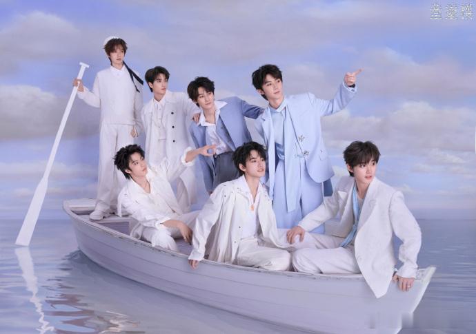 时代少年团蓝白西装梦回三专视听盛典舞台倒计时