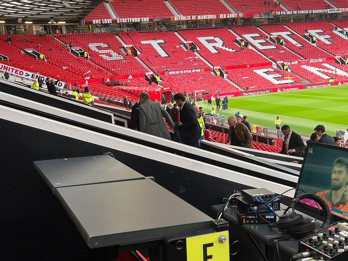 📢 最新消息：吉姆·拉特克利夫爵士现身老特拉福德球场，观看曼联对阵利兹联的比赛