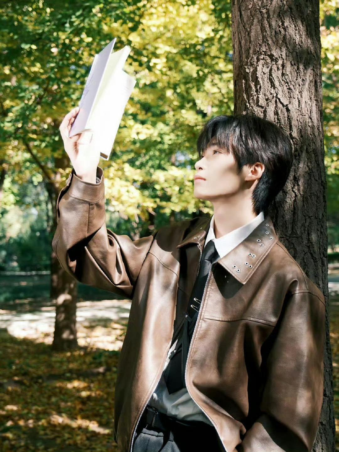 梓渝 深秋的校园限定男神 🍂 