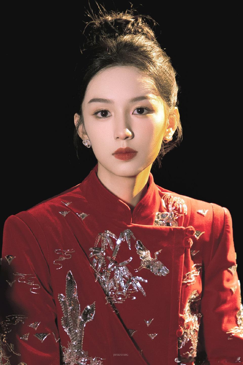 我们也子又复古了一把好有东方美周也