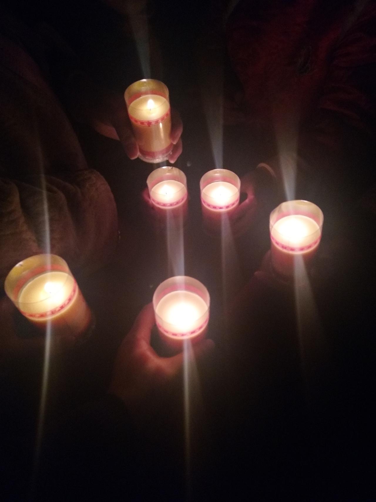 今天是平安夜，其实平安夜不重要，重要的是平安，希望我们平平安安愿所有人都平平安安