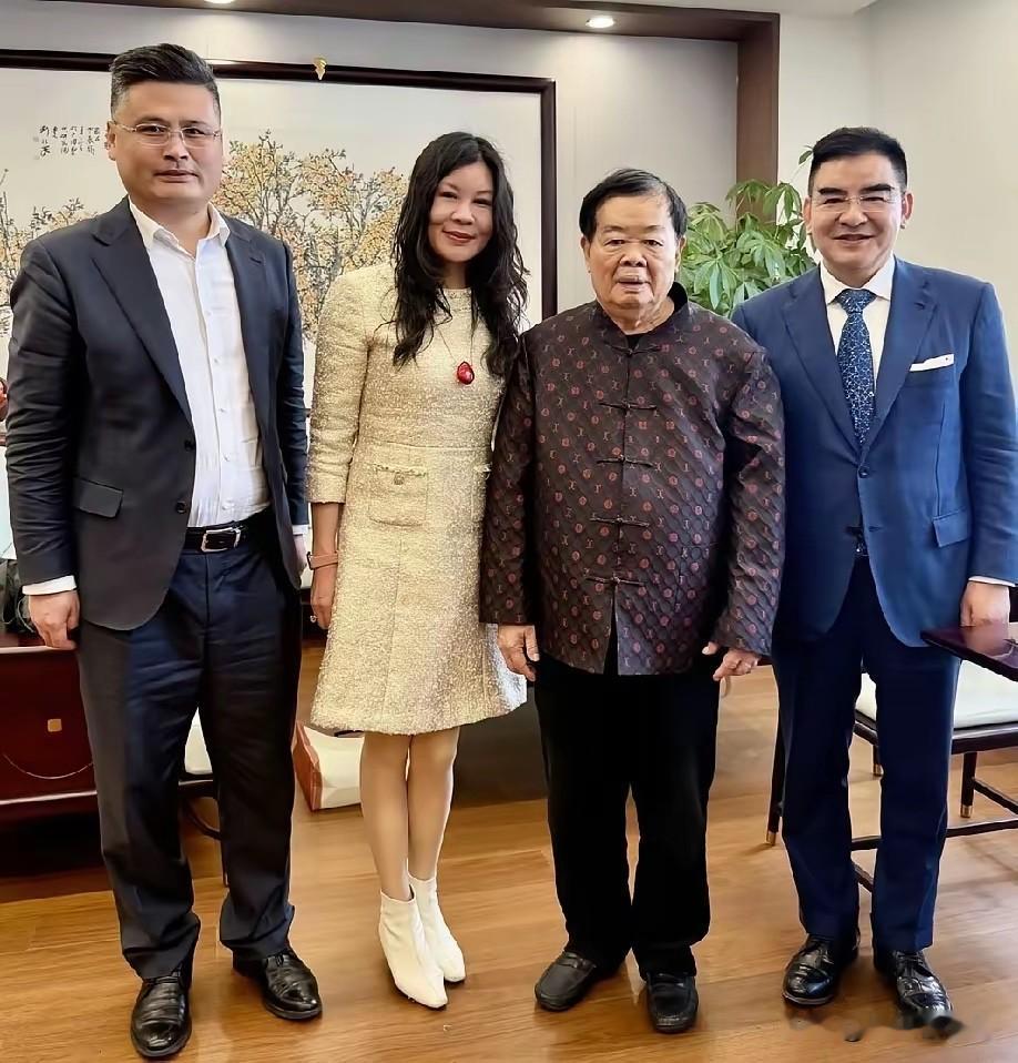不懂就问，这两个大佬，谁更有钱？实话实说，不许骗人！