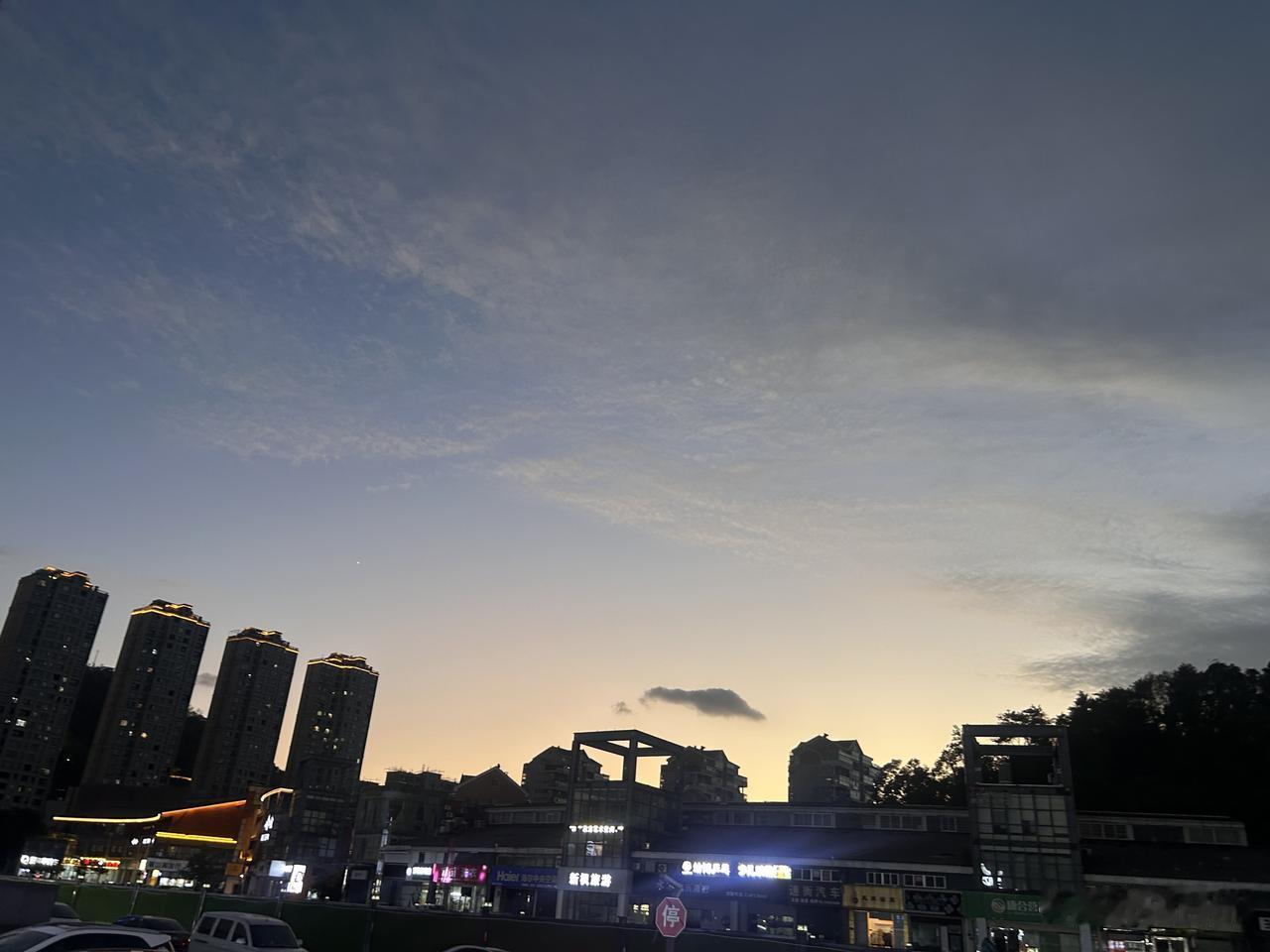台州老旧小区加装电梯，是解决老人爬楼难的民生好事，但落地过程中，几大难题一直困扰