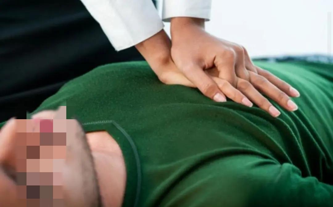 安庆男子与情人同房后猝死，

家属索赔引争议，

死因还需鉴定。

安徽安庆一名