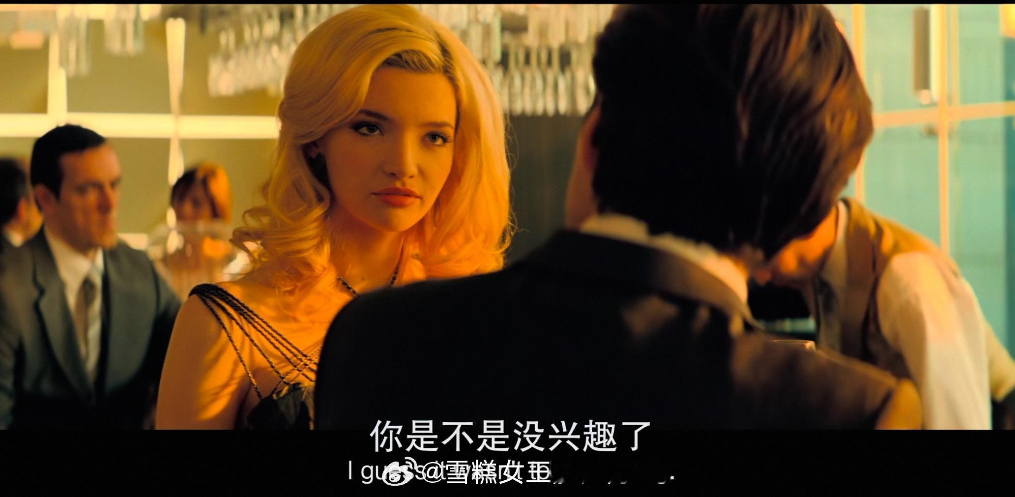 马斯克这位前妻，还有他第一个妻子，都跟他老妈好像。 