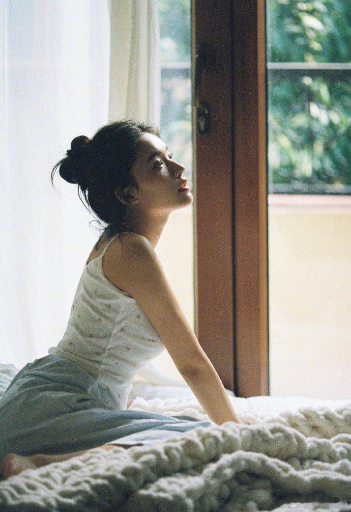  林允夏日白开水妆好绝被林允的夏日白开水妆拿捏了谁能不被林允美照惊艳！夏日白开水