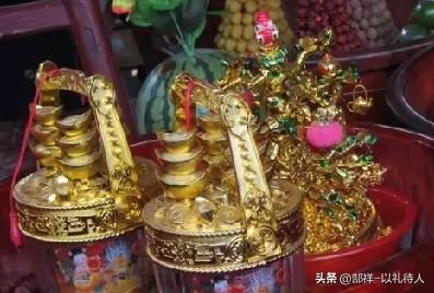 又是一年清明节，太多的思念，太多的回忆又湧上心头。
2000年后，由于业务上的繁