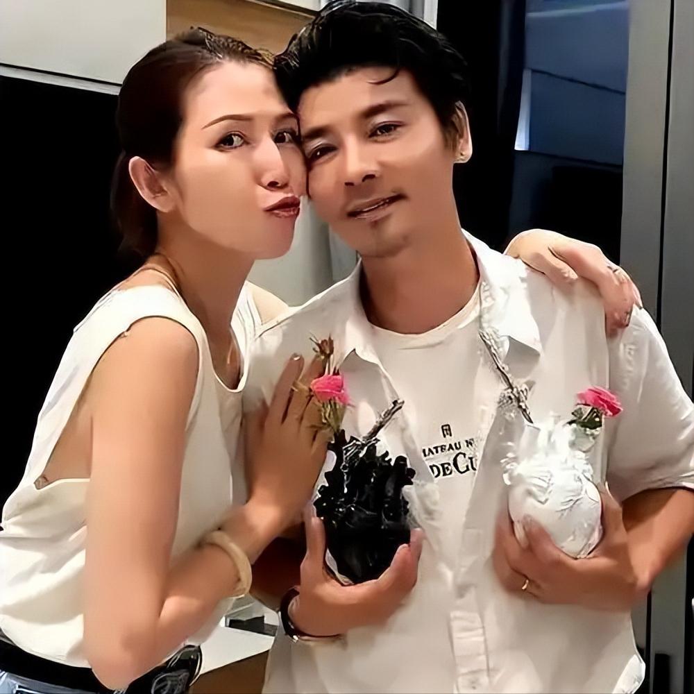 当年刘銮雄当着张晋的面直言：“你老婆陪了我6年。”全场瞬间安静，所有人都等着张晋