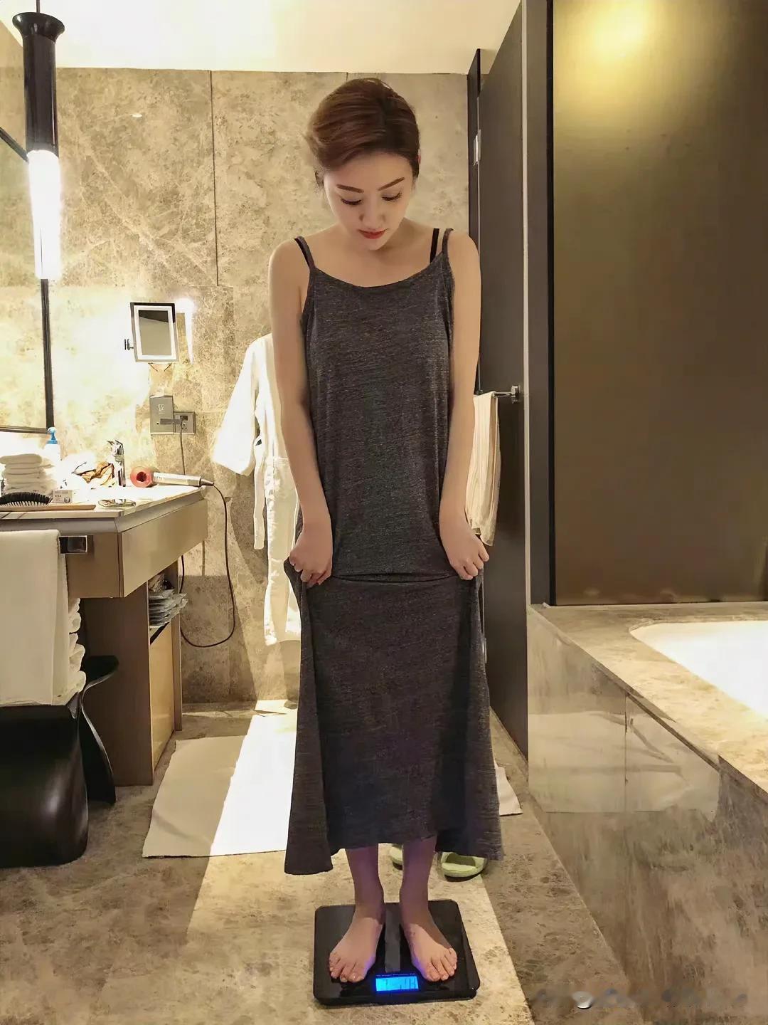 景甜今天体重多少呢？🤔