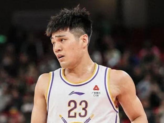 选秀大会上，陈国豪赢了！
CBA赛场上，邹阳赢了！
陈国豪和邹阳都是2023CB