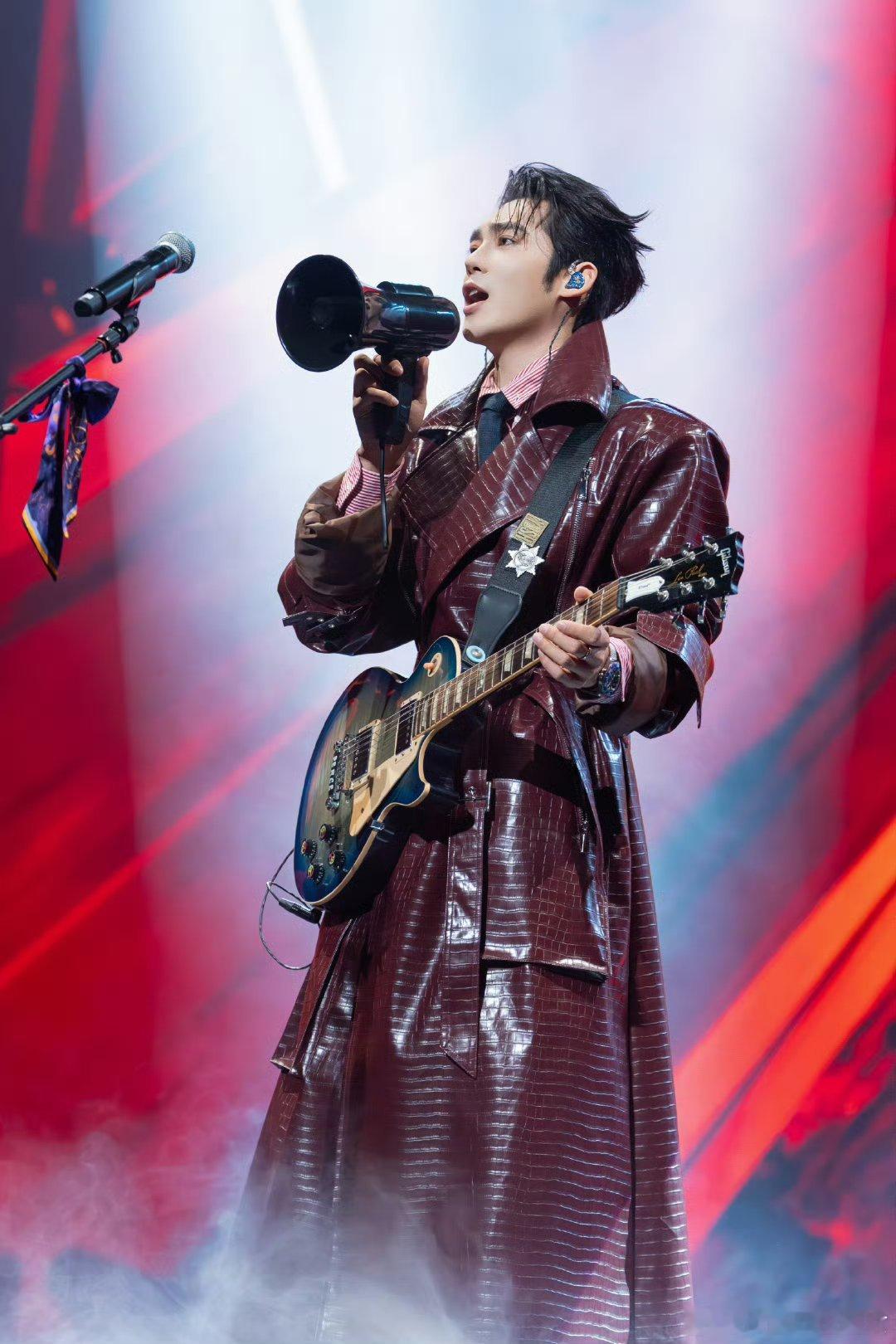 有人说于适戏都没演明白呢，先急着开演唱会圈钱，勇气可嘉，实力就算了 