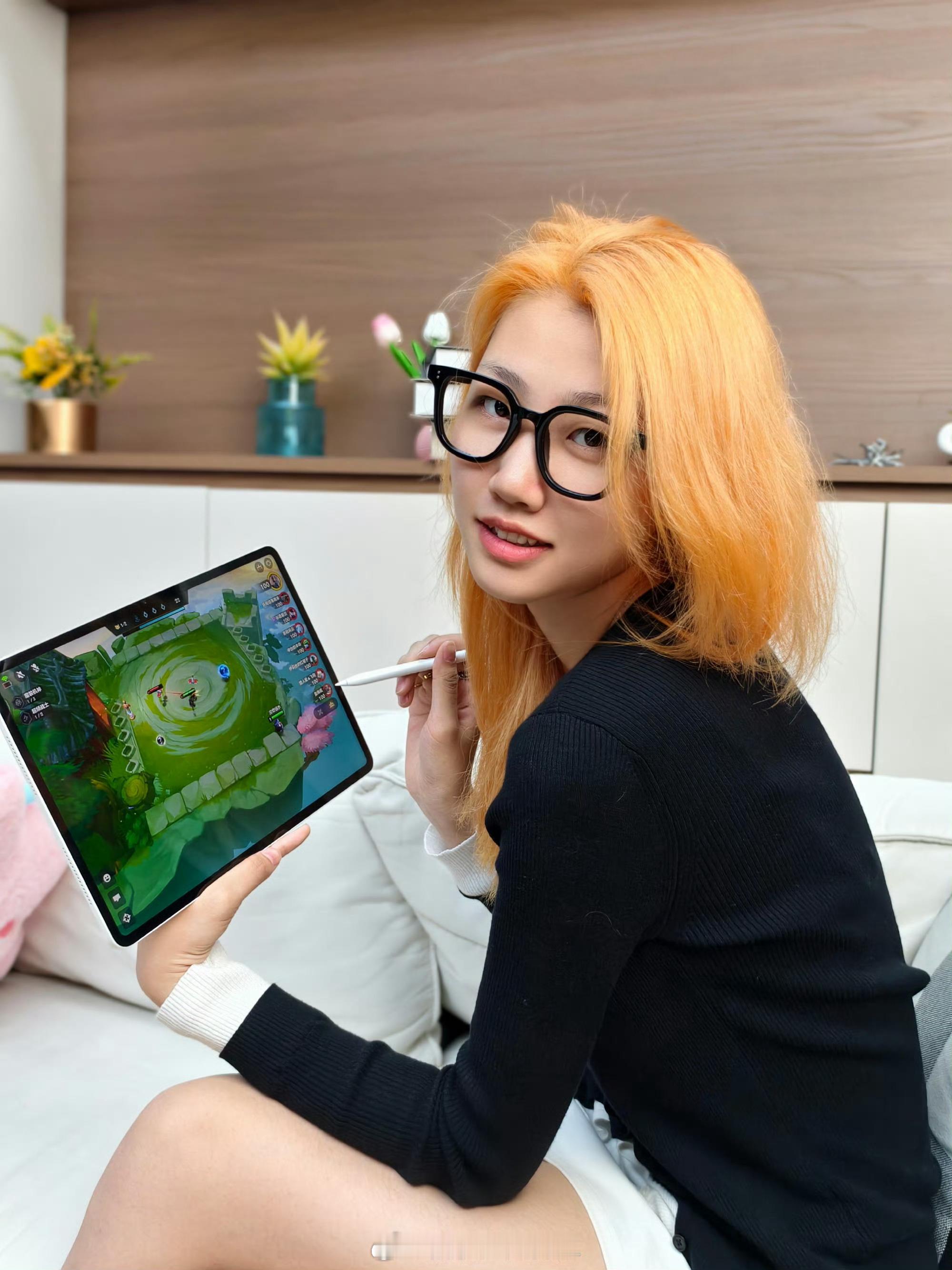 为什么方圆脸要多尝试半框眼镜黑框眼镜也不错的，就是鼻子不够高，戴久了鼻梁痛痛的?