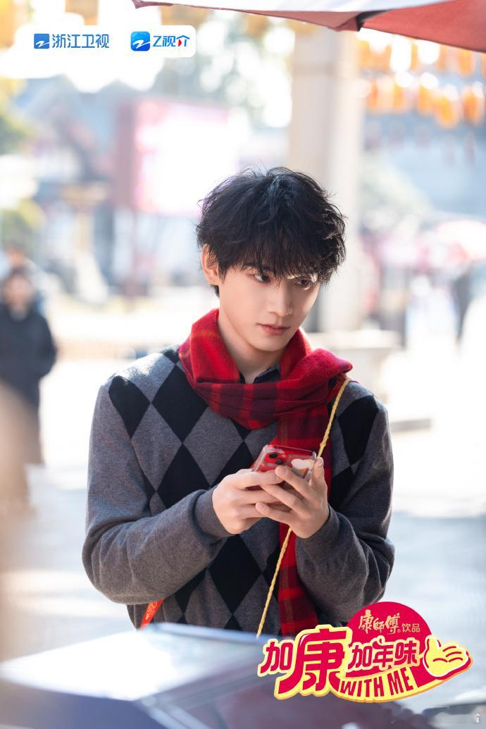 姚琛黄誉博合作打铁花一个敢甩，一个敢接，打铁花硬是被这俩人玩成了极限运动！看路透