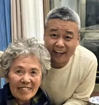 2015年，山东46岁男子投资失败，妻子却在他负债4600万后，带着孩子离开，哪