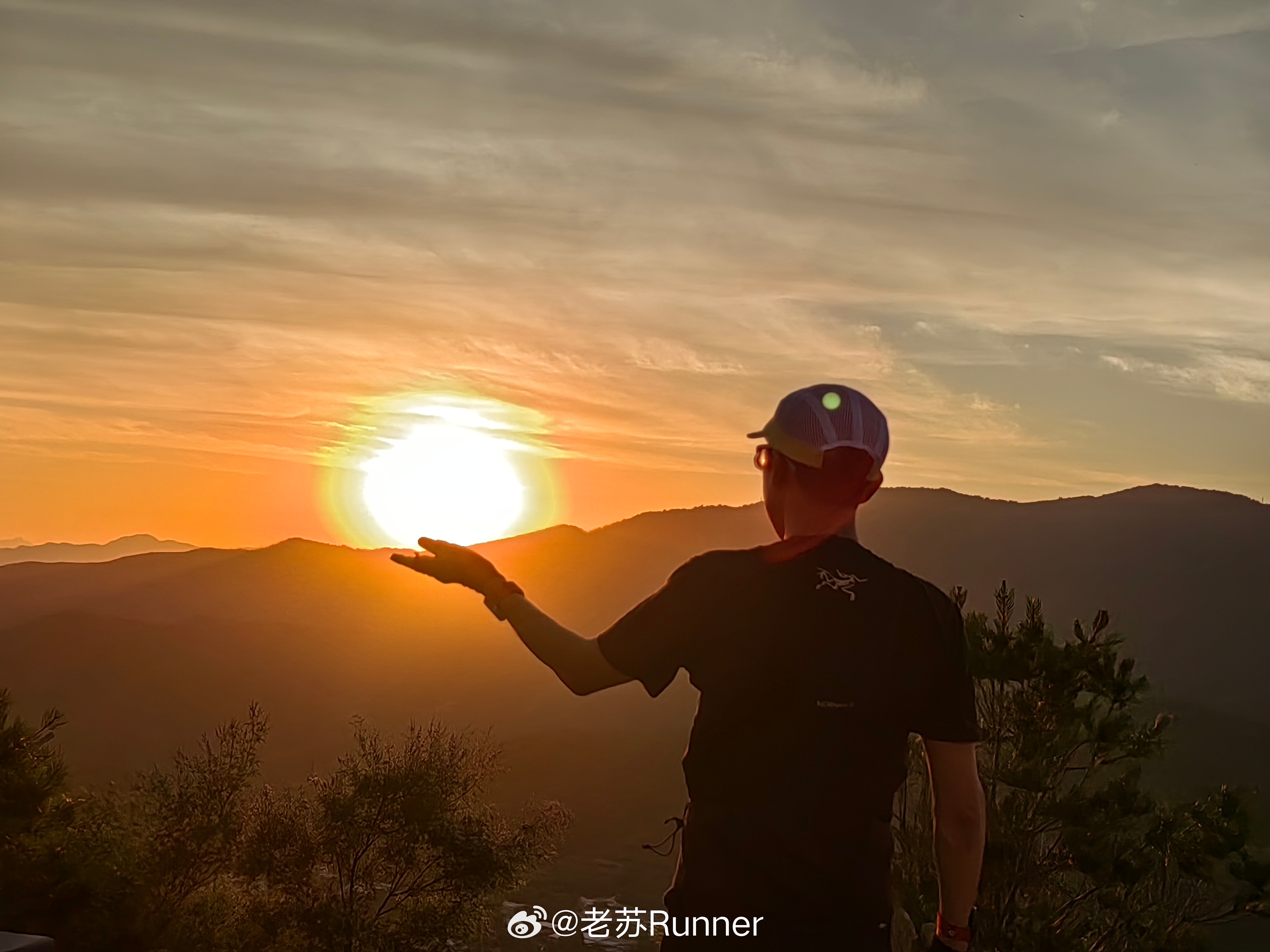 真心建议不要在14点以后爬山建议在6点以后爬山，可以看夕阳落山，凉快，西山森林公