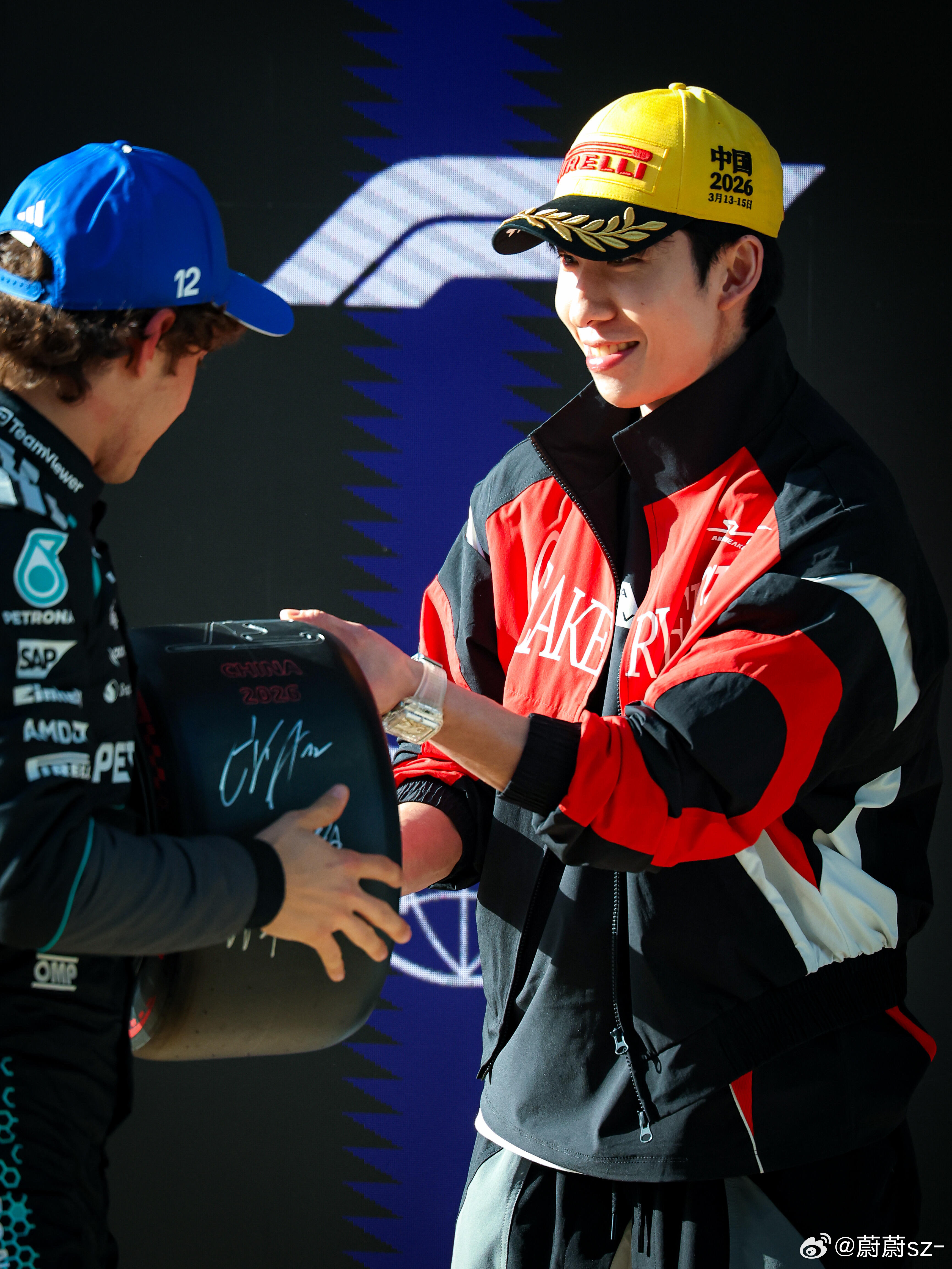 林孝埈晒F1观赛照谁被林孝埈这组观赛照帅到了！干净清爽，气质绝了，认真热爱、永远