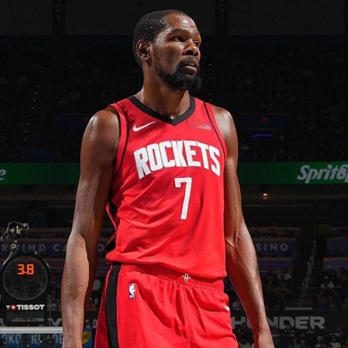 凯文·杜兰特对阵湖人第二节数据：2 分投篮 5 中 1三分 2 中 06 次失误