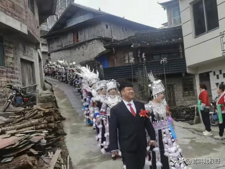 这样的迎亲队伍的规格有点高啊