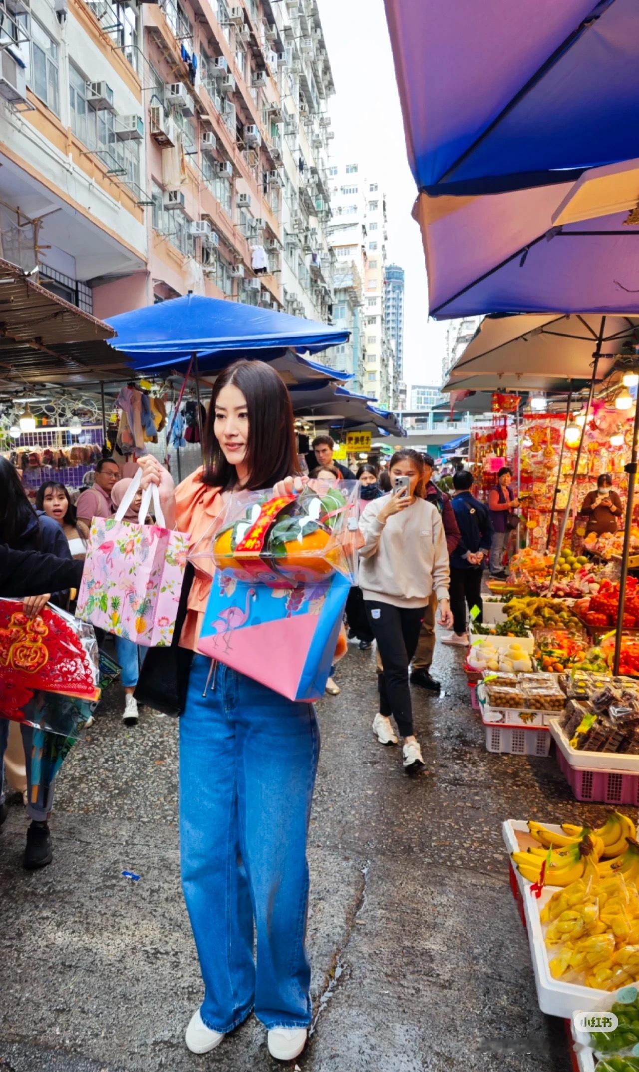 网友在街市偶遇陈慧琳！Kelly几时都系咁靓[兔子] 