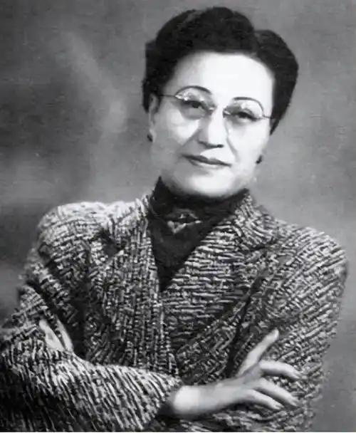 婚后，陈洁如陪蒋介石回老家探亲。蒋的原配毛福梅委托她做一件事，没想到陈洁如真的做