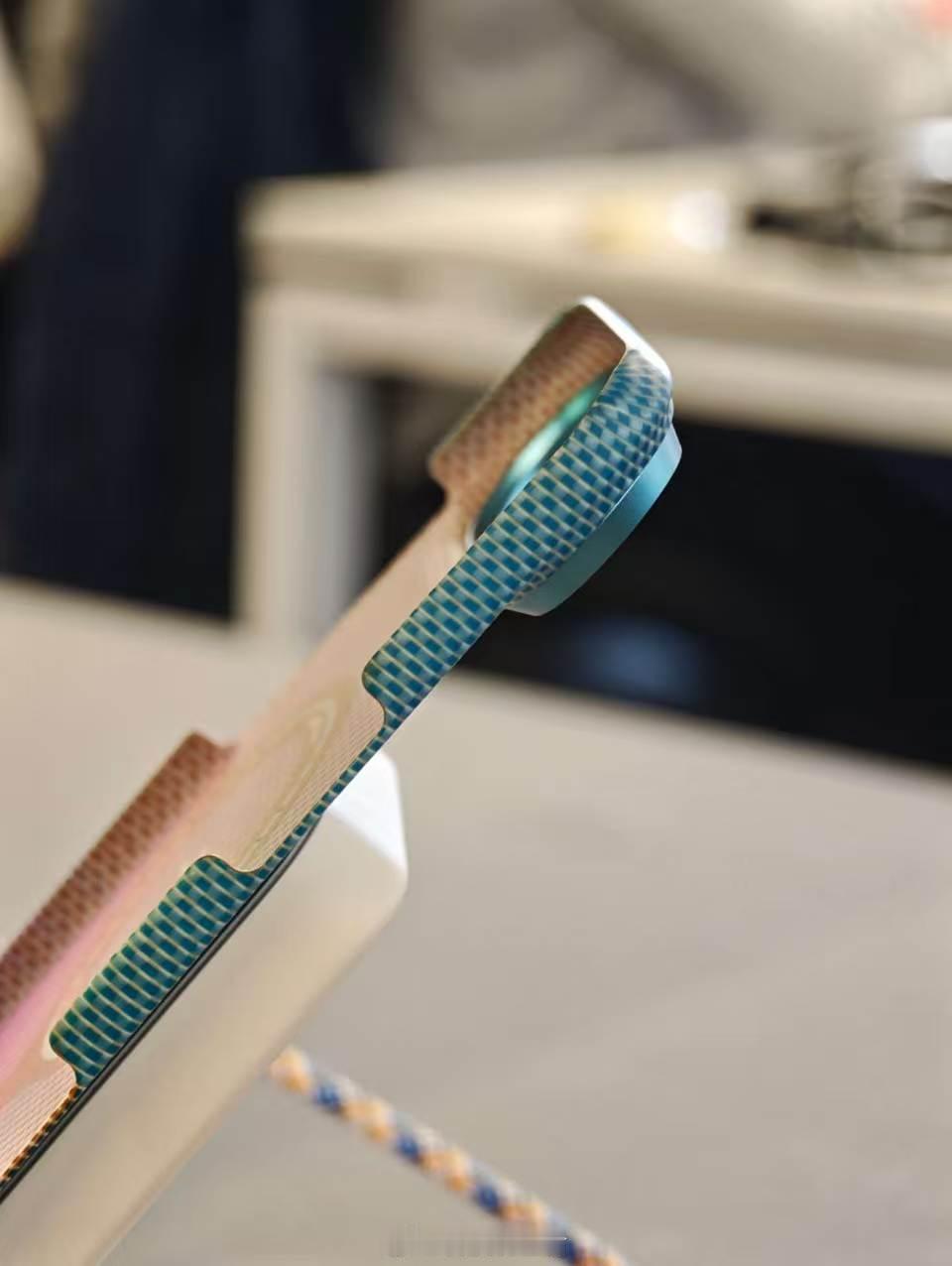 我的苹果手机搭子分享一个PITAKA家的iPhone 17 Air手机壳浮光跃金