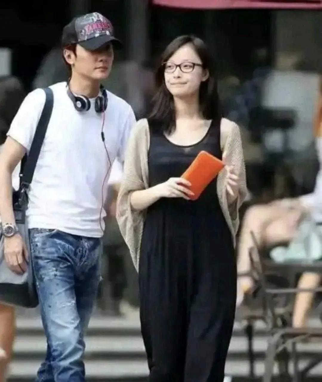 当时的他们应该还在热恋期。
