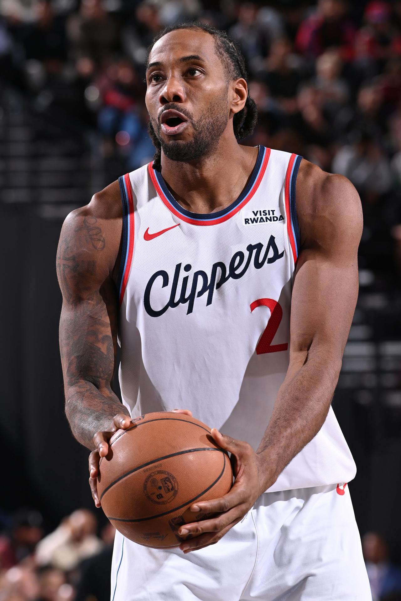 小卡今天有点铁！
虽然说都要被掘金夹成“肉夹馍”了，但今天确实状态不好，全场18