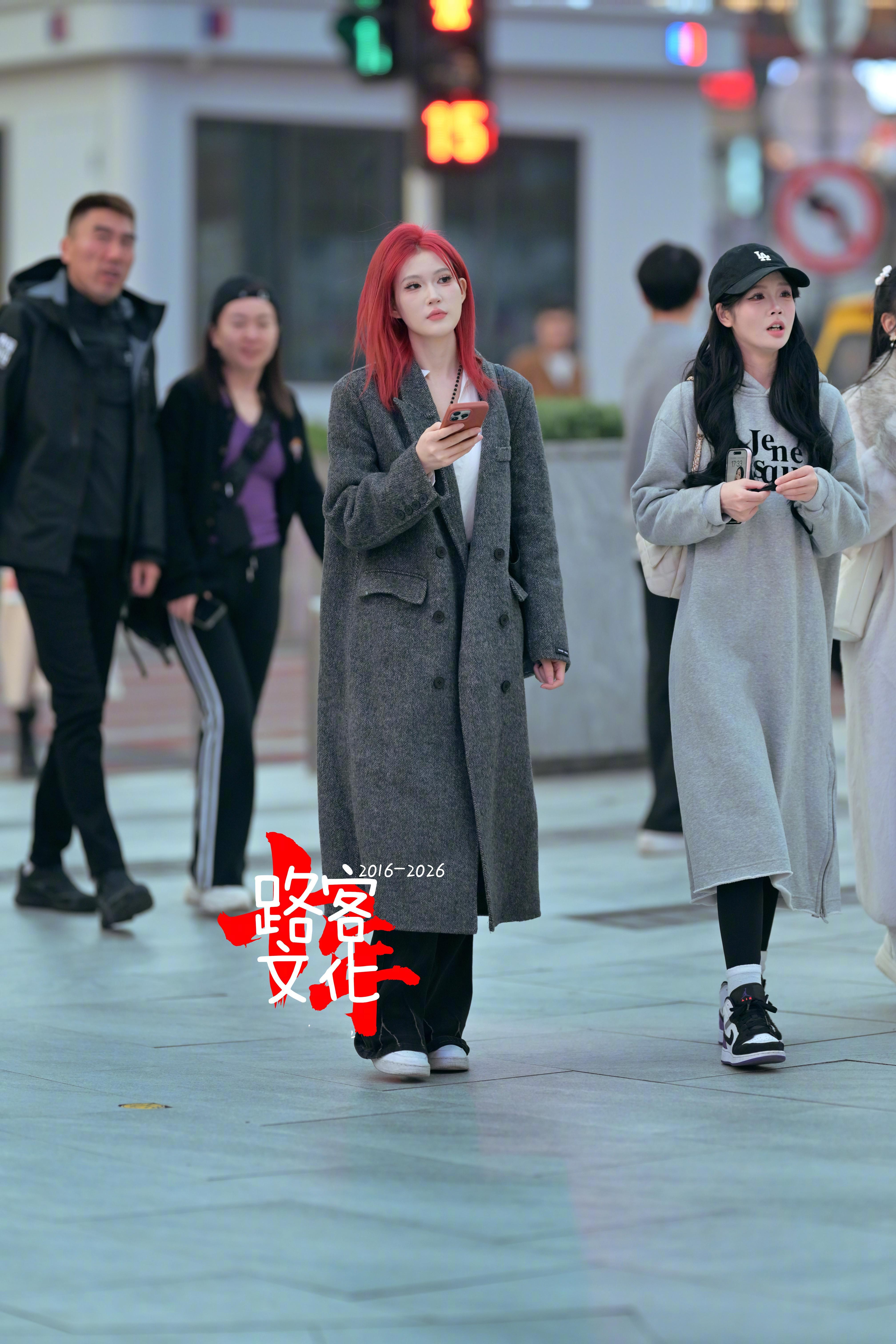 红色头发好有个性哦 