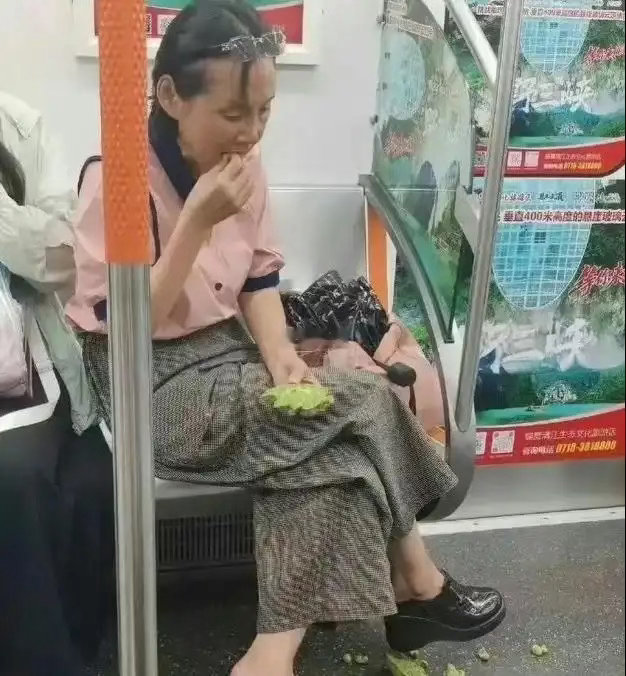 她是怎么做到如此脸不红心不跳的 
