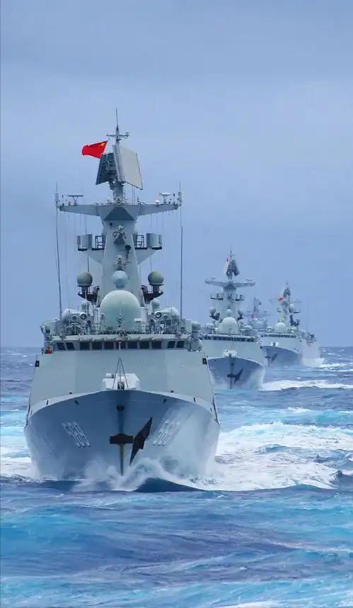 网上吵翻了！“菲律宾都不敢动还谈统一” 的说法满天飞，好像谁先挥拳谁才叫强硬。可