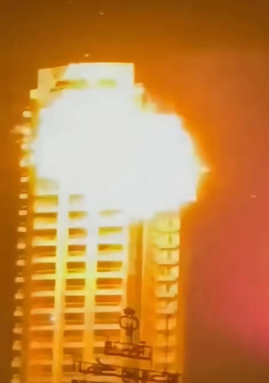 伊朗 IRIB新闻称，伊朗“小摩托”击中巴林首都麦纳麦的Grand Air 酒店