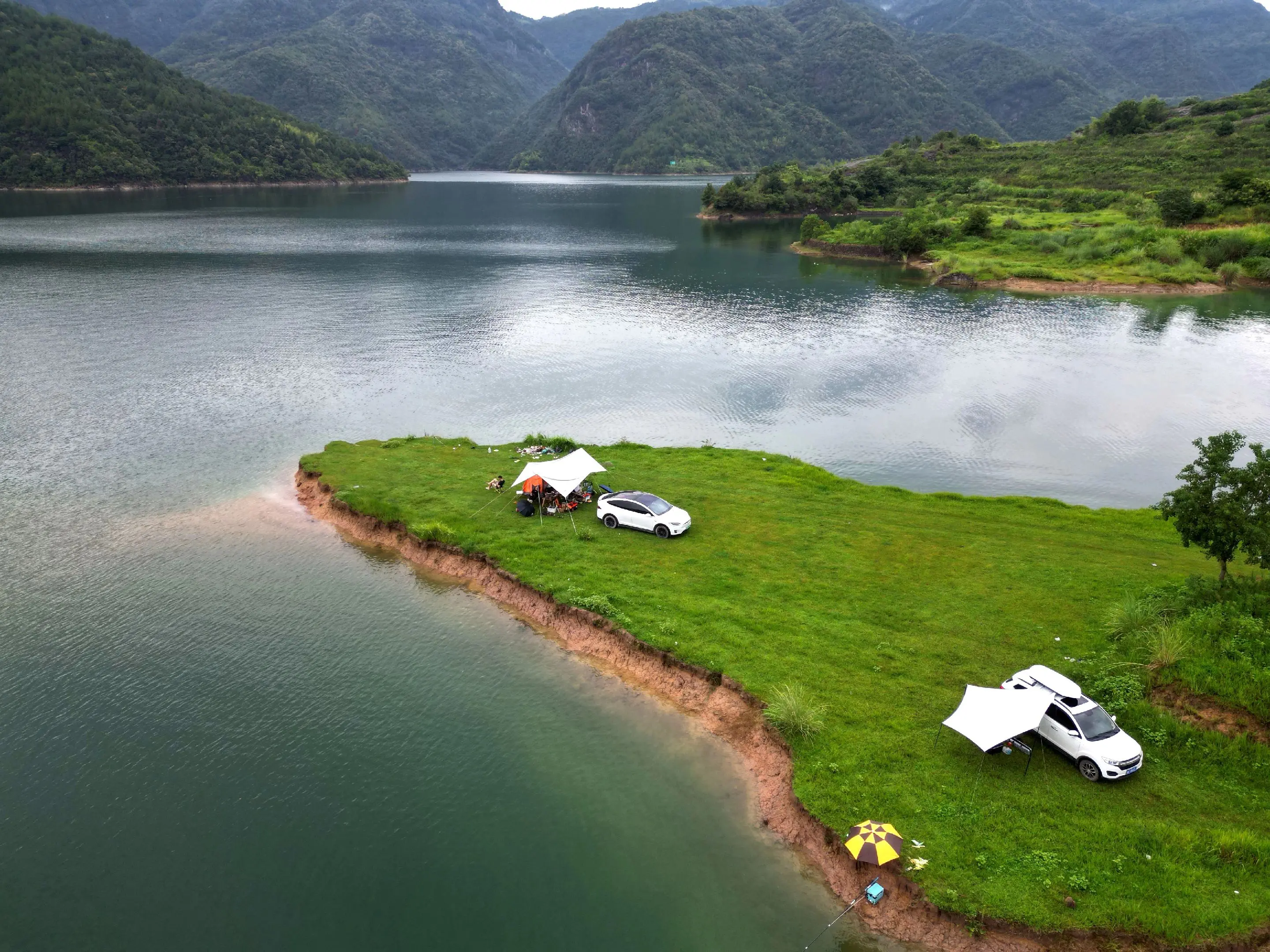 露营的季节来了。一场雨后凉快了很多，好想出去露营，钓鱼！