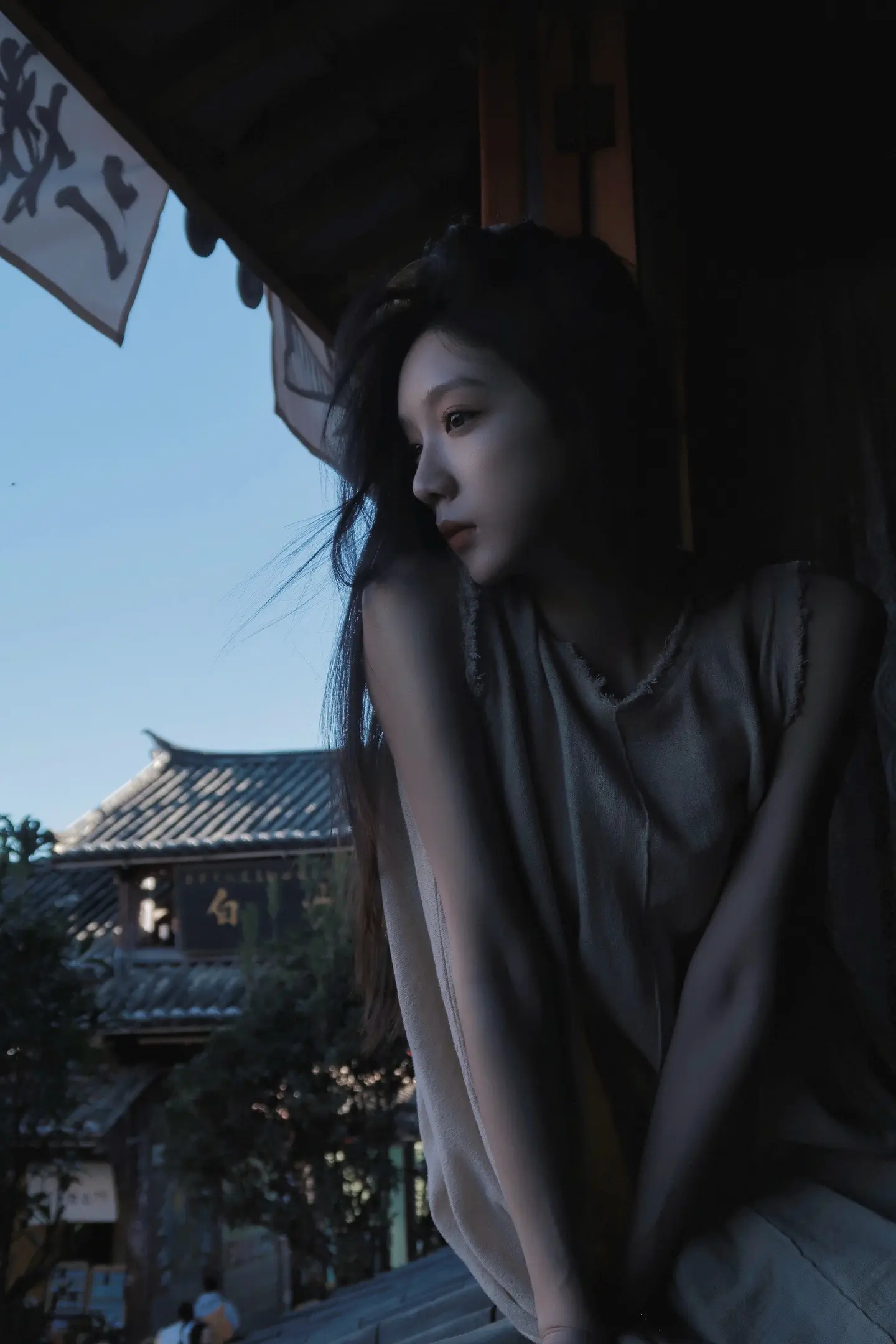 我们拥有大大的世界  来年依旧春和景明。