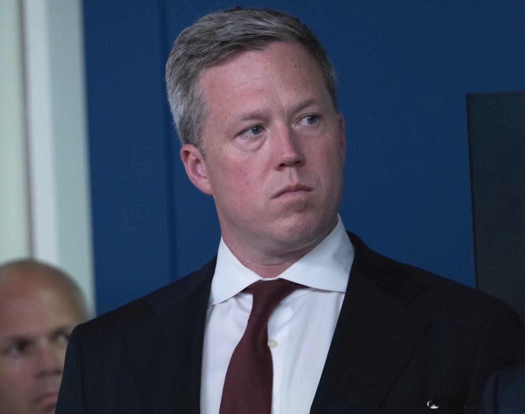 ❗这简直是一场噩梦。美国正在向泽连斯基施压，警告说如果基辅现在不签署协议，以后的