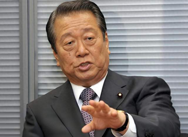 日本拥核动向遭3国痛批，日资深政客撂下重话，高市威胁国家存亡