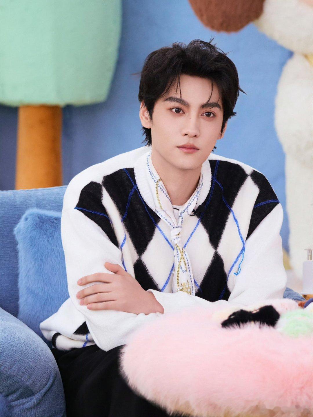 田栩宁 txn未完待栩 “在遥远的追梦途中 你成为了我的光”“𝓘𝓷 𝓽𝓱