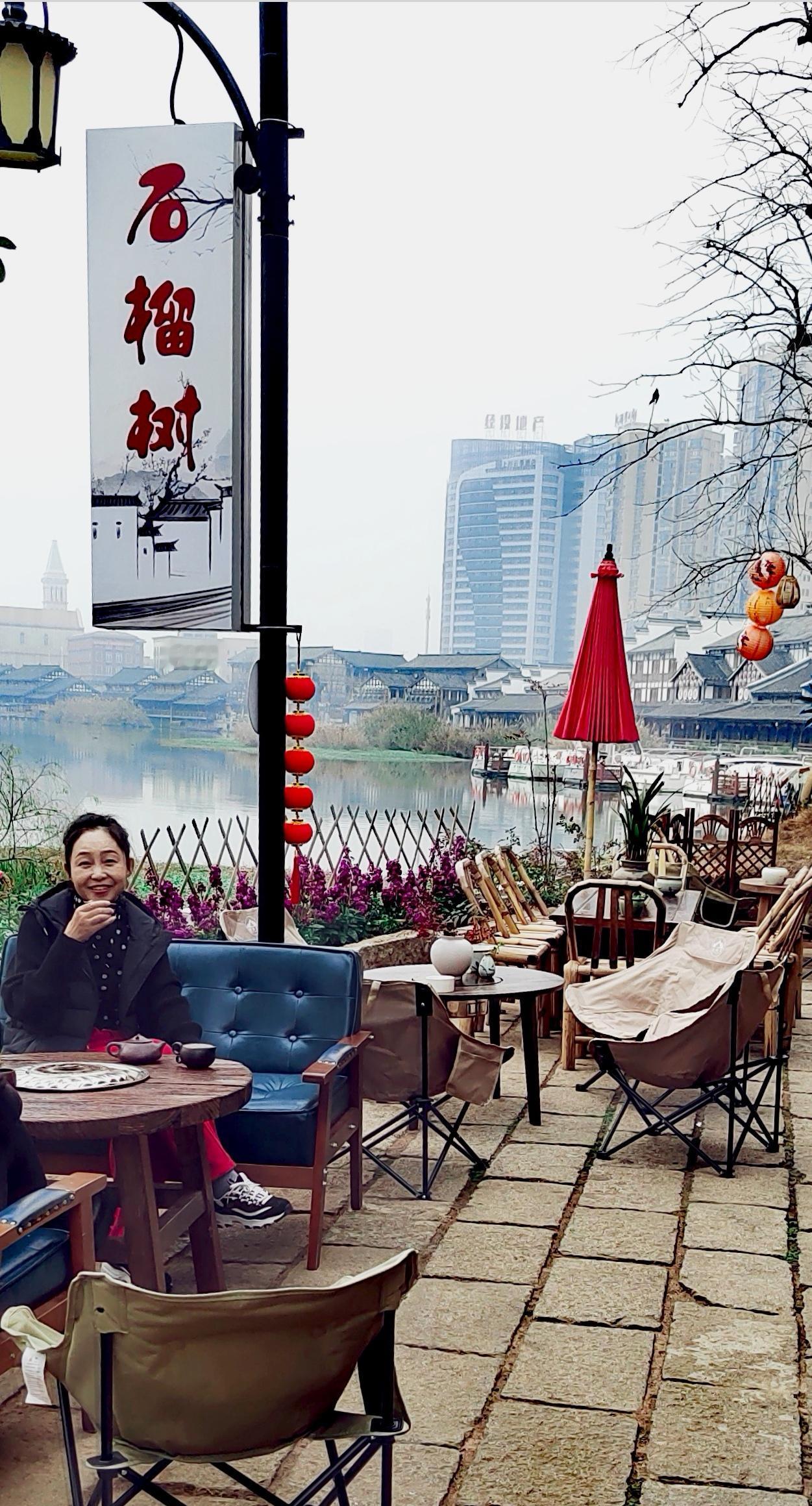 湖南人吃的除了有点辣，没几个地方吃的比湖南“湘菜”，特别是农村的“湘菜”好！