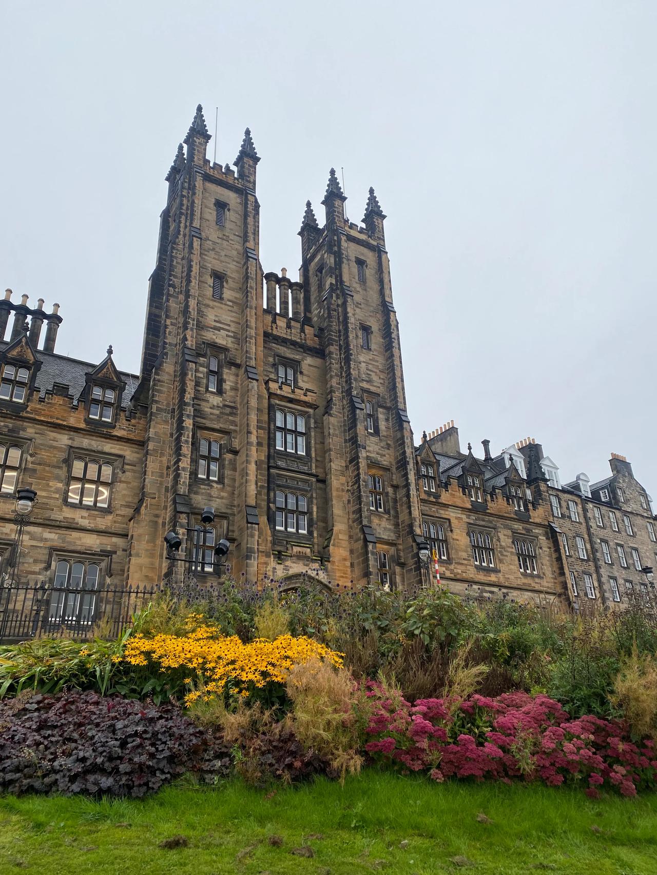 本人的英国之旅总结：

在伦敦遇到持枪人士惊魂一夜

在巴斯感染英国毒株卧床病倒